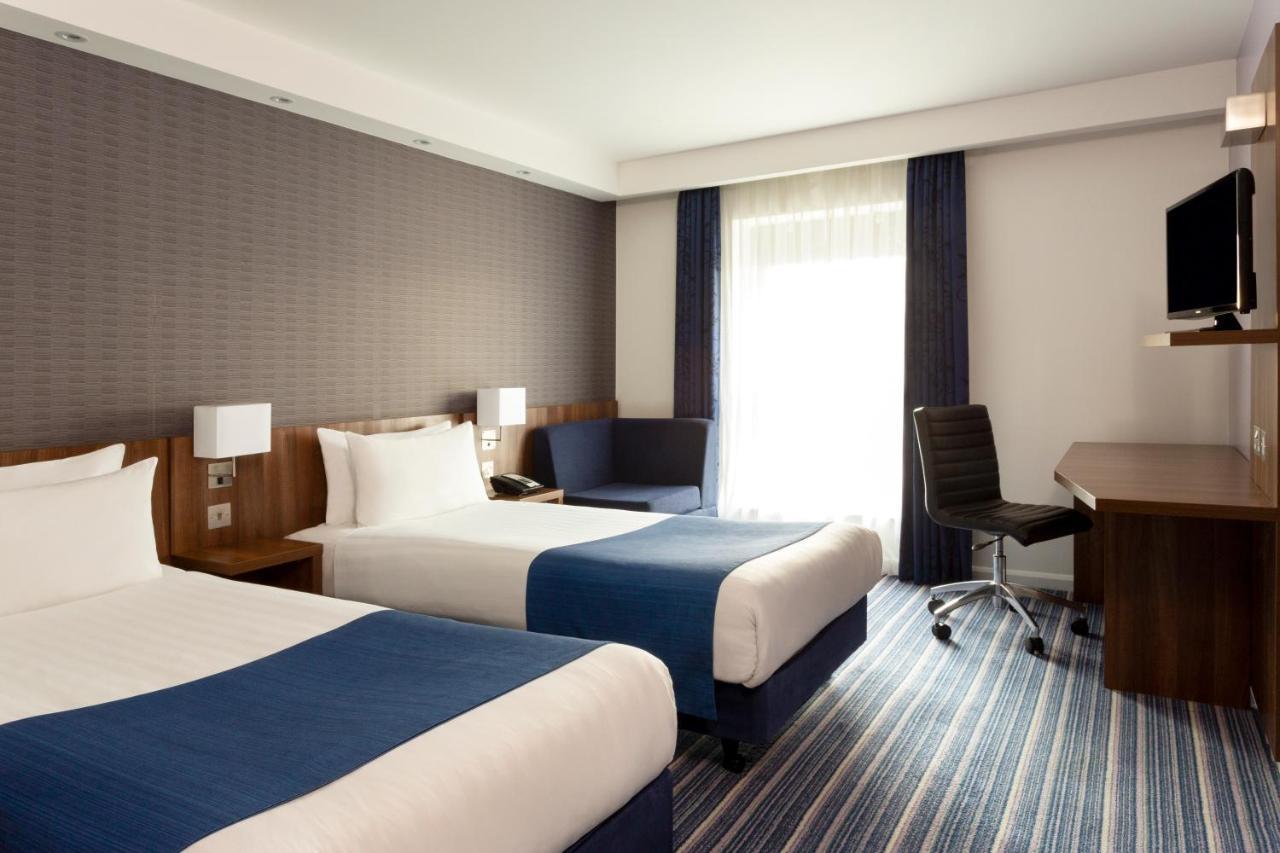 Holiday Inn Express Dunstable, An Ihg Hotel Ngoại thất bức ảnh