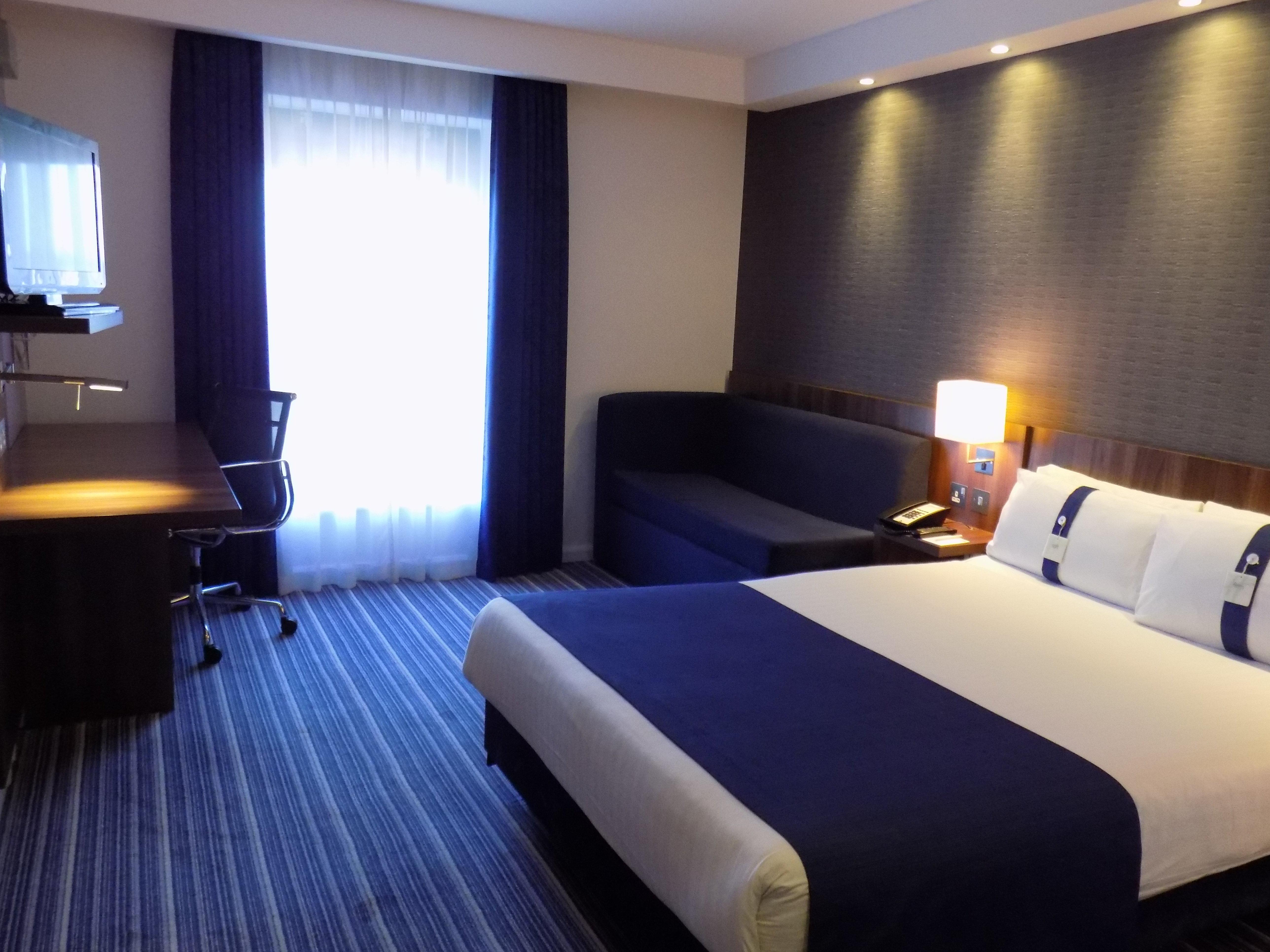 Holiday Inn Express Dunstable, An Ihg Hotel Ngoại thất bức ảnh