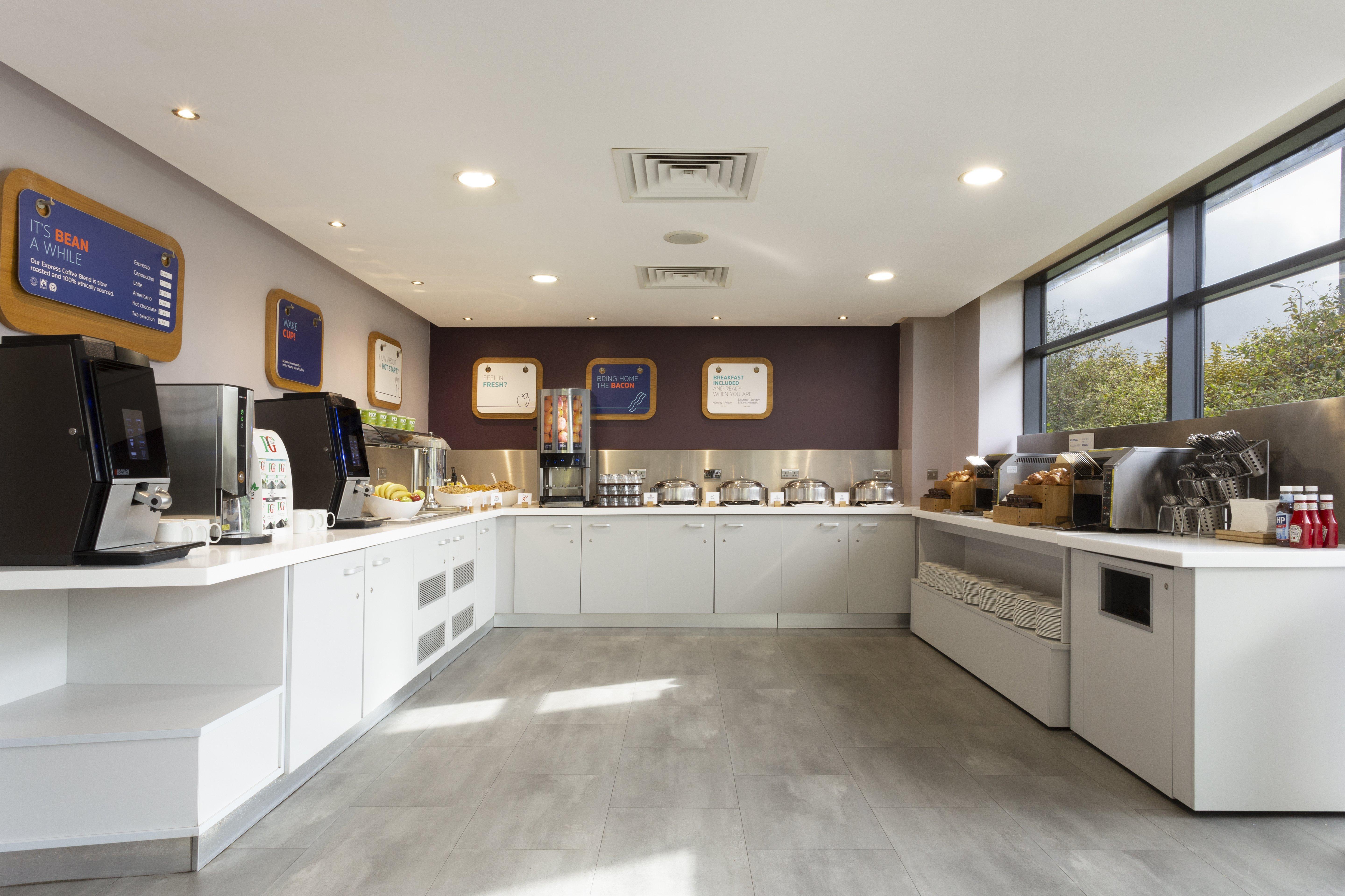 Holiday Inn Express Dunstable, An Ihg Hotel Ngoại thất bức ảnh