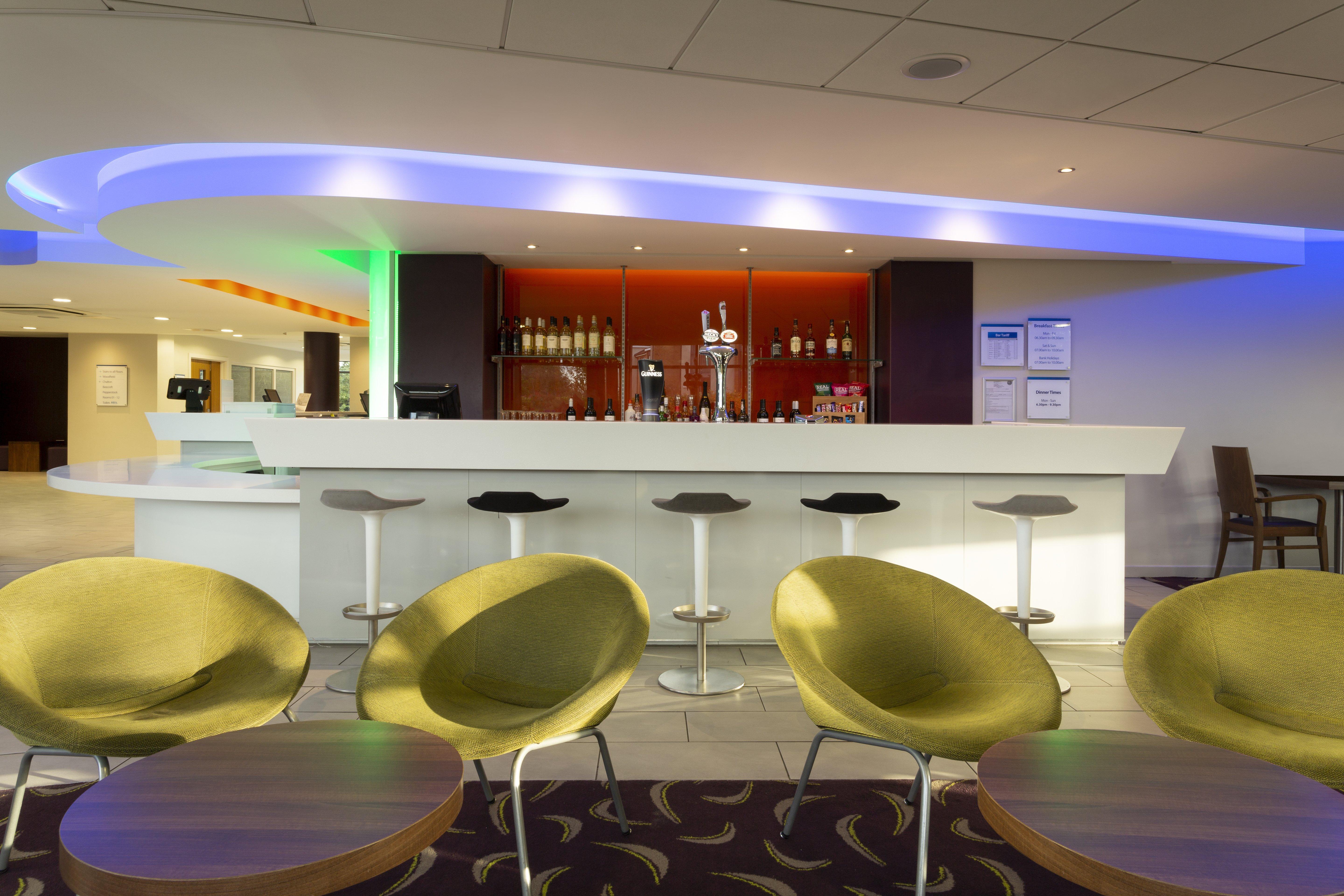 Holiday Inn Express Dunstable, An Ihg Hotel Ngoại thất bức ảnh
