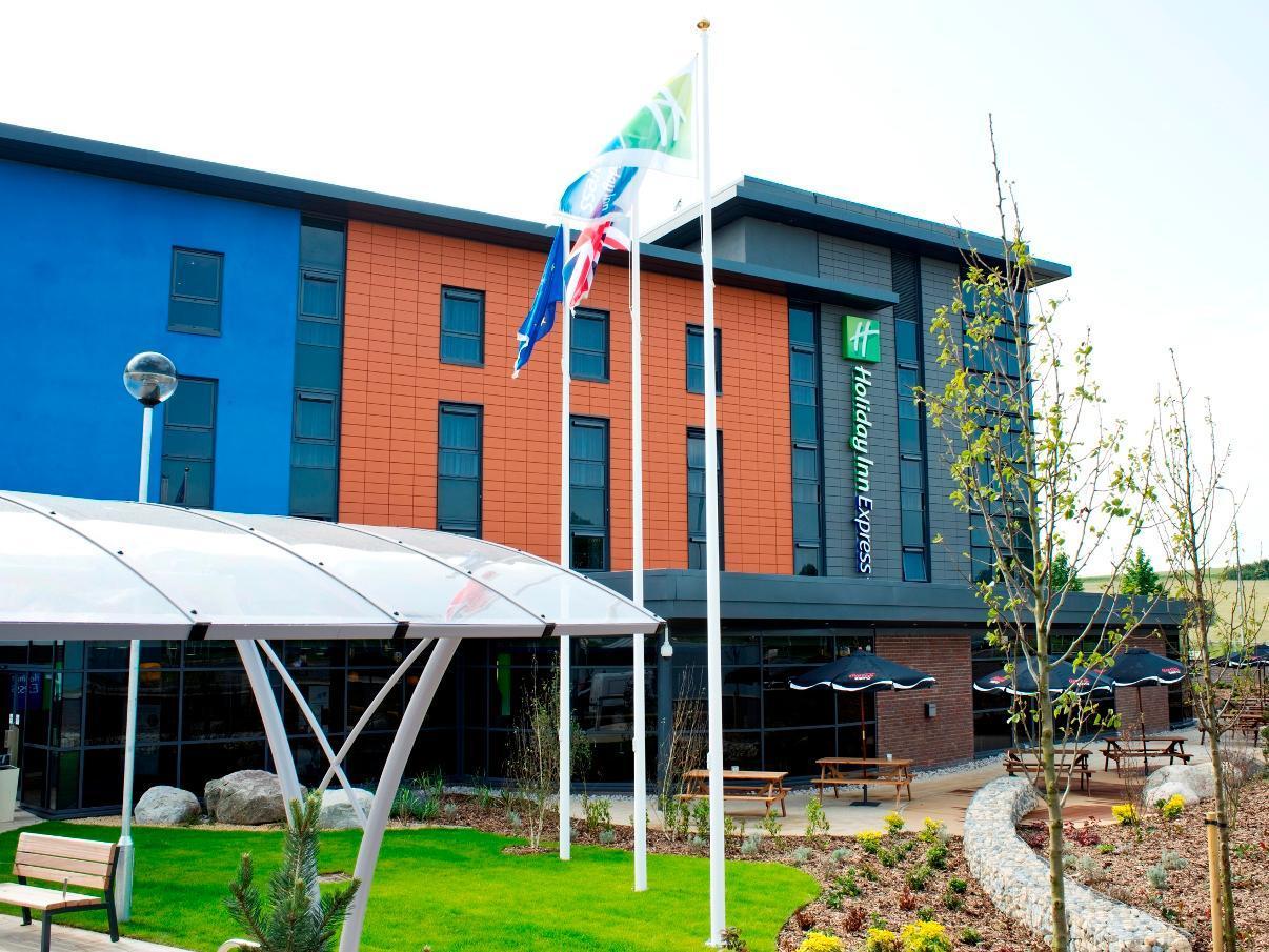 Holiday Inn Express Dunstable, An Ihg Hotel Ngoại thất bức ảnh