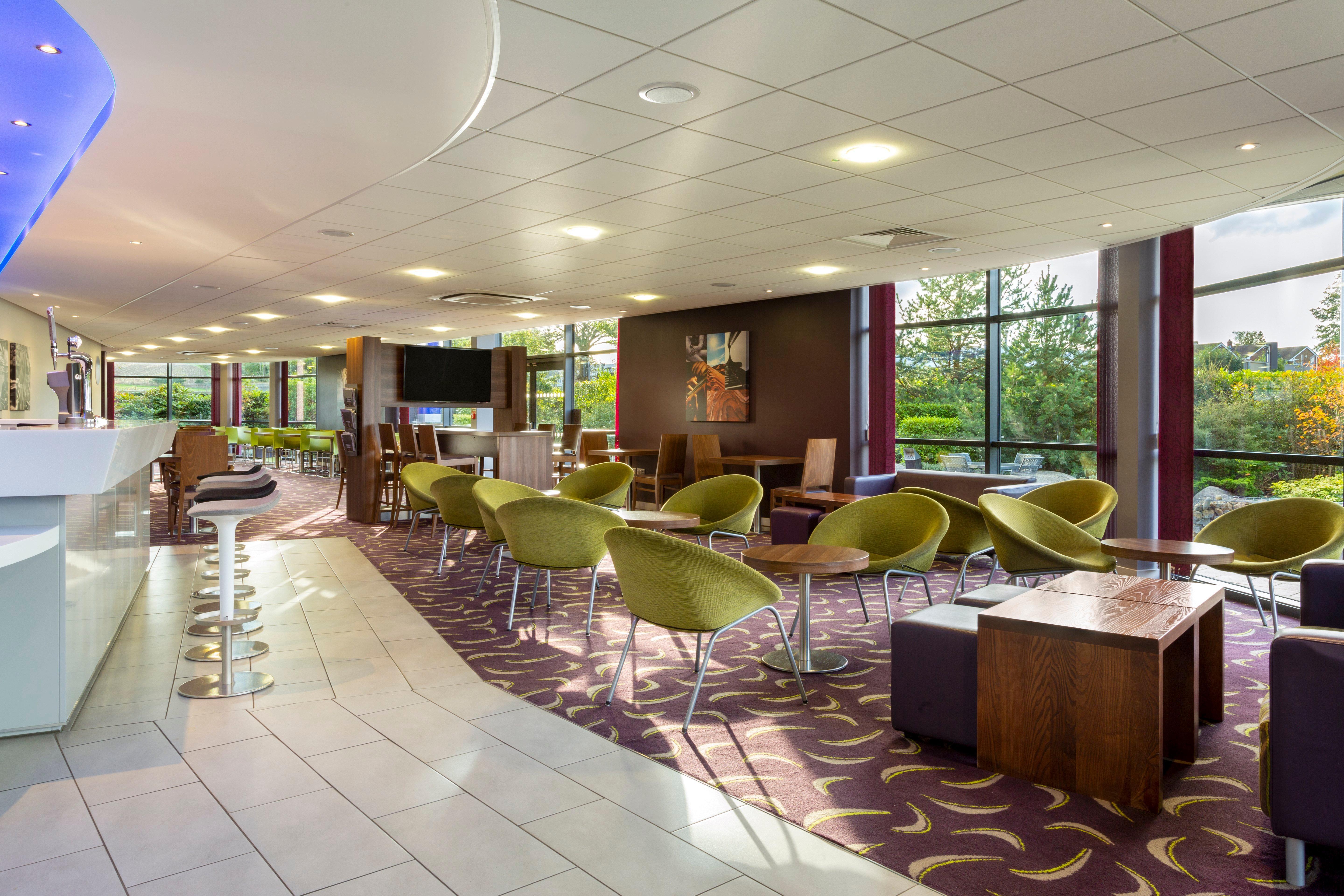 Holiday Inn Express Dunstable, An Ihg Hotel Ngoại thất bức ảnh