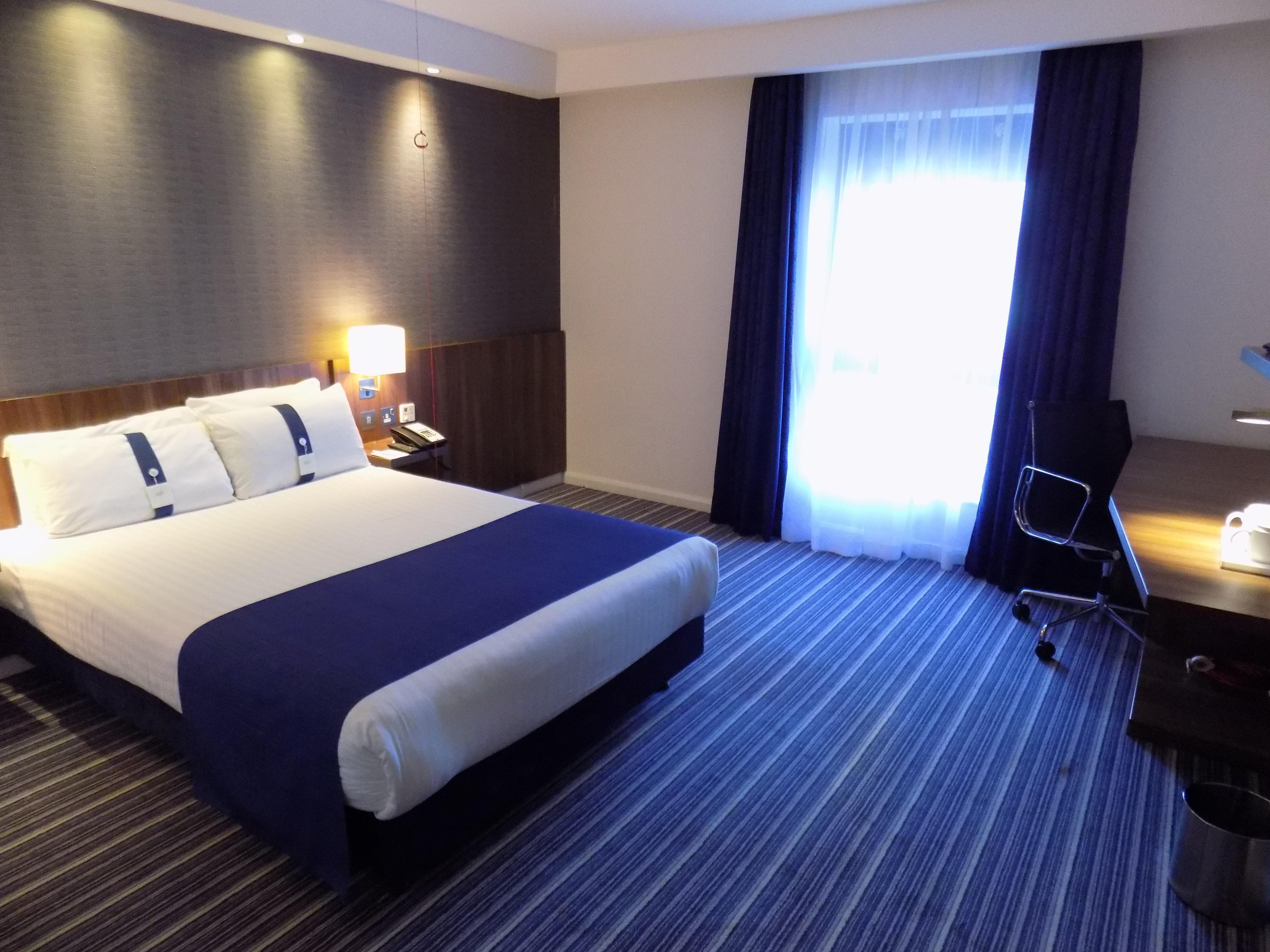 Holiday Inn Express Dunstable, An Ihg Hotel Ngoại thất bức ảnh