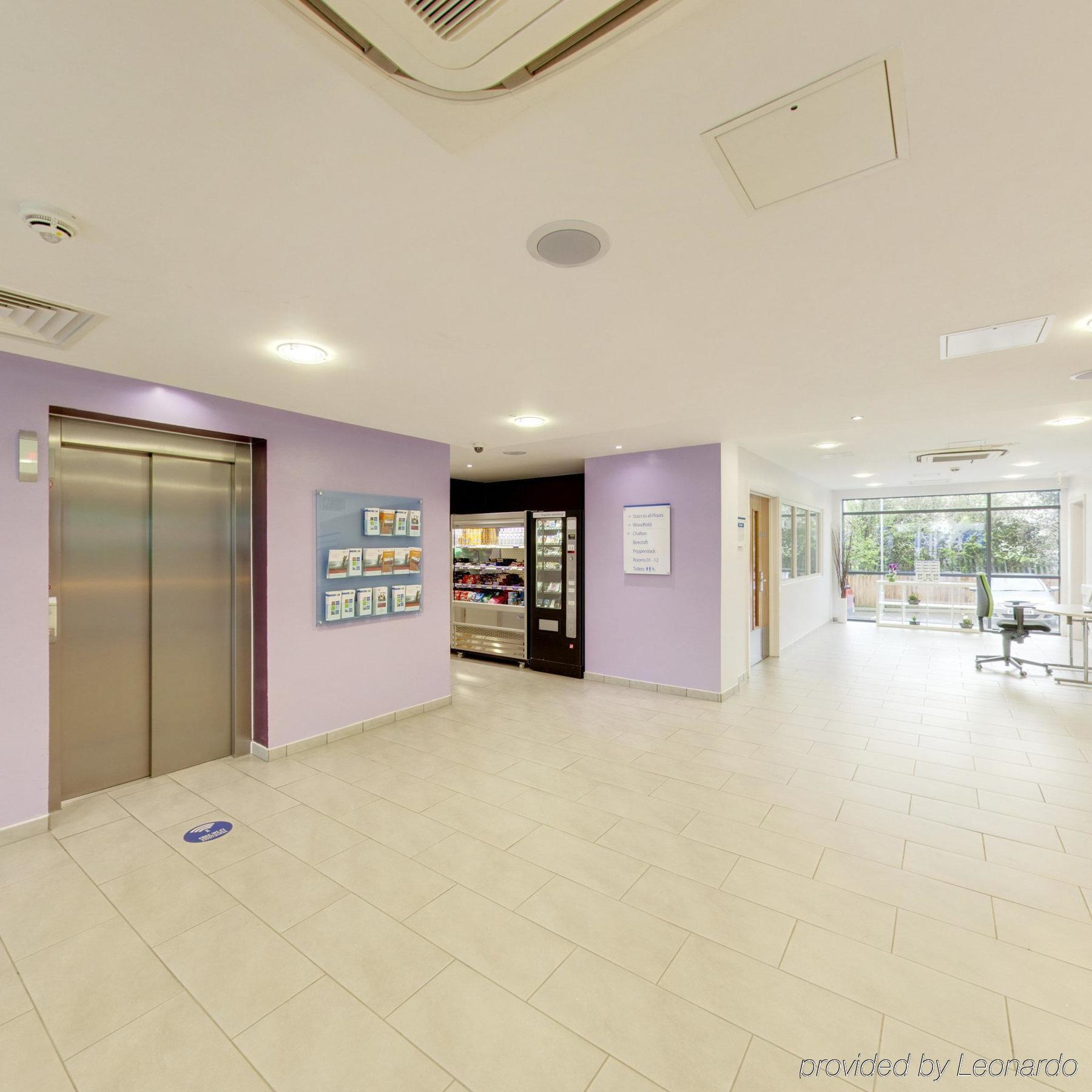 Holiday Inn Express Dunstable, An Ihg Hotel Ngoại thất bức ảnh