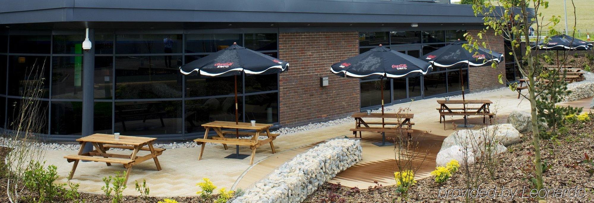 Holiday Inn Express Dunstable, An Ihg Hotel Ngoại thất bức ảnh