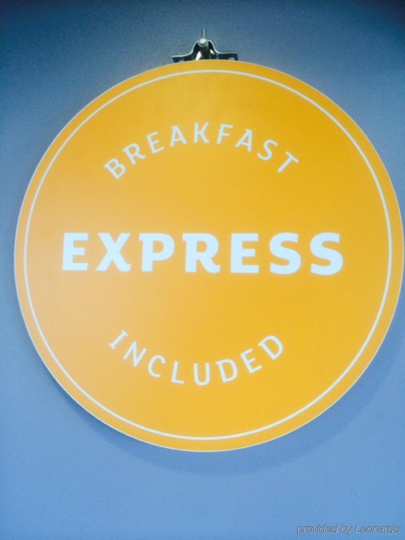 Holiday Inn Express Dunstable, An Ihg Hotel Ngoại thất bức ảnh