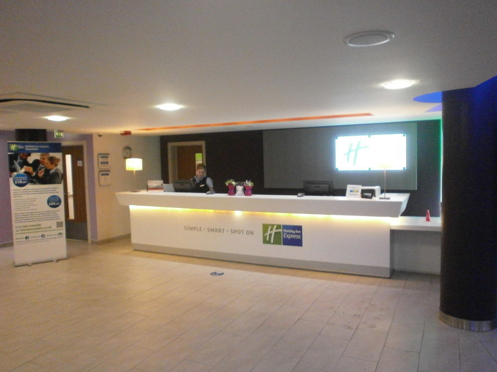 Holiday Inn Express Dunstable, An Ihg Hotel Ngoại thất bức ảnh